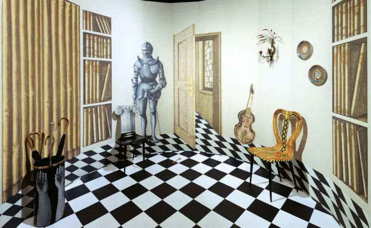 Surrealistyczny klimat tej tapety w połączeniu z wnętrzem przywodzi na myśl obrazy Salvadora Dali. (Cole & Son)