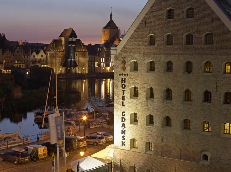 Hotel Gdańsk ma bezpośredni dostęp do Motławy, co stanowi doskonałą wartość dla wielu spotkań biznesowych organizowanych w tym miejscu. 