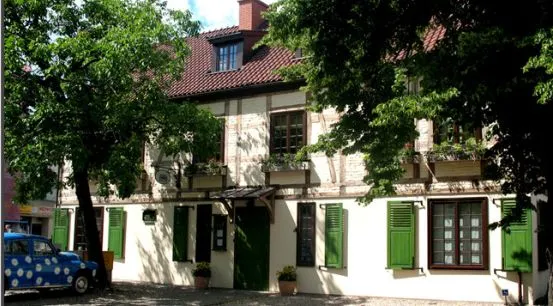 Najstarszy budynek w Sopocie został wystawiony na sprzedaż. Podobny los spotyka wiele zabytków, które są w prywatnych rękach.