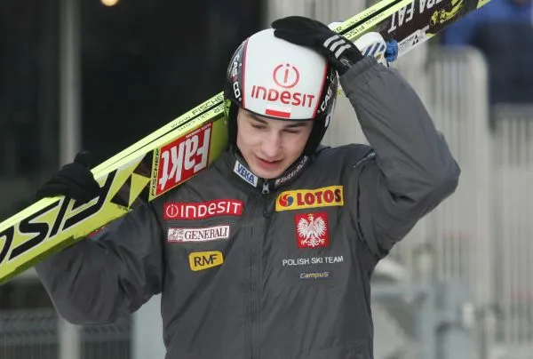 Kamil Stoch zwyciężył w konkursie na skoczni normalnej w Soczi i został mistrzem olimpijskim. Zdjęcie archiwalne z 2006 roku.