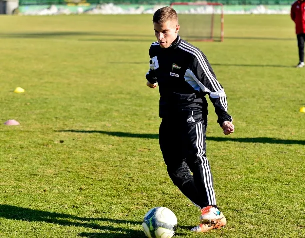 Aleksander Jagiełło zamierza wybić się w Lechii tak jak dwa lata temu uczynił to inny piłkarz Legii, wypożyczony do Gdańska - Jakub Kosecki. 