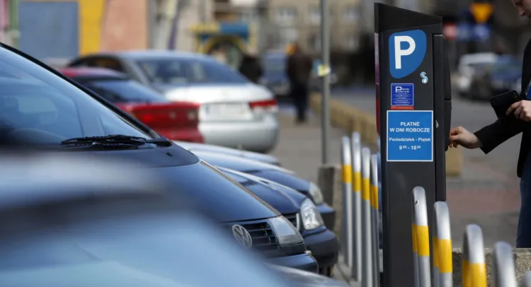 Powodem reklamacji są często niesprawne parkomaty. Dziennie ok. piętnastu z blisko 200 urządzeń funkcjonujących w Gdyni wymaga interwencji elektryków.