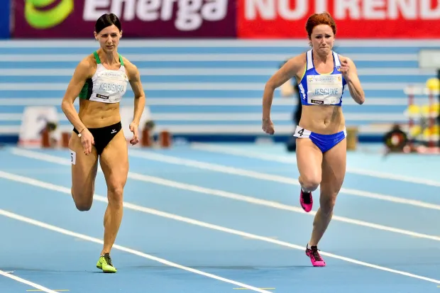 Marta Jeschke (po prawej) jest kolejną lekkoatletką SKLA Sopot, która wywalczyła bilet na mistrzostwa świata. Do tego została najlepszą sprinterką w kraju, w biegu na 60 m.