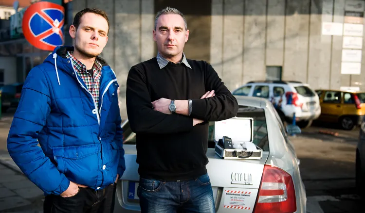 Od lewej: Paweł Czyżewski i Tomasz Kirejczyk. Uruchomili pierwszą w Polsce firmę oferującą usługę mobilnego badania trzeźwości.