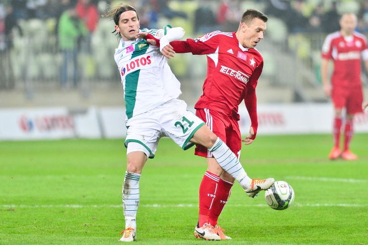 Stojan Vranjes zadebiutował w piątek w barwach Lechii w pierwszym składzie, ale nie wyróżnił się niczym specjalnym.