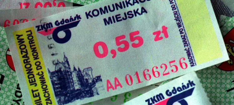 Takie ceny biletów obowiązywały w Gdańsku 13 lat temu. Gdyby nawet dzisiaj były one wciąż aktualne, i tak niekoniecznie zachęciłoby to kierowców do przesiadki na tramwaj i autobus.