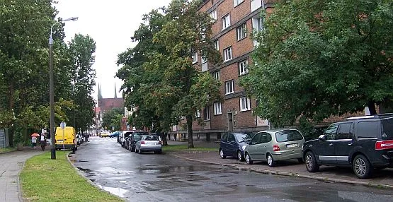 Ul. Olejarna w Gdańsku. Wielu kierowców nie może tam zamknąć samochodu.