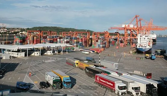 Na zapleczach dwóch gdyńskich terminali kontenerowych powstaną w najbliższym czasie nowe powierzchnie magazynowe.