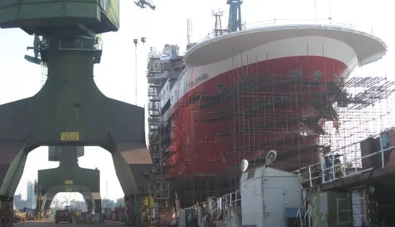 Statek Fugro Symphony  przeznaczony jest do obsługi robót podwodnych i budowy konstrukcji oceanicznych.
