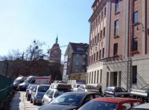 We wtorek karetka zabrała sprzed drzwi Bursy Gdańskiej czternaścioro uczniów z objawami zatrucia.