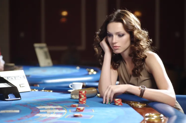 Czy kobiety mogą grać w pokera, interesować się piłką nożną i oglądać się za innymi kobietami?