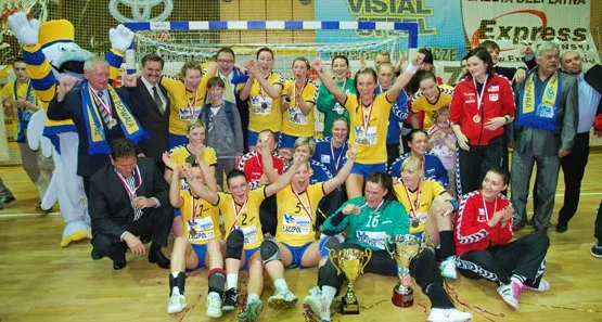 Piłkarki ręczne Łączpolu z brązowymi medalami mistrzostw Polski