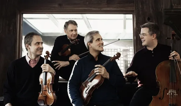 Wywodzący się z Nowego Jorku Emerson String Quartet ma na swoim koncie 9 nagród Grammy i 30 znakomitych nagrań płytowych. W Filharmonii Bałtyckiej kwartet zaprezentuje autorski przegląd arcydzieł kameralistyki na koncercie 10 kwietnia.