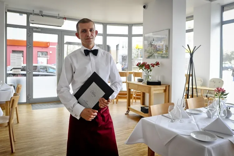 Abrahama to elegancka restauracja w centrum Gdyni, która serwuje wykwintne potrawy.