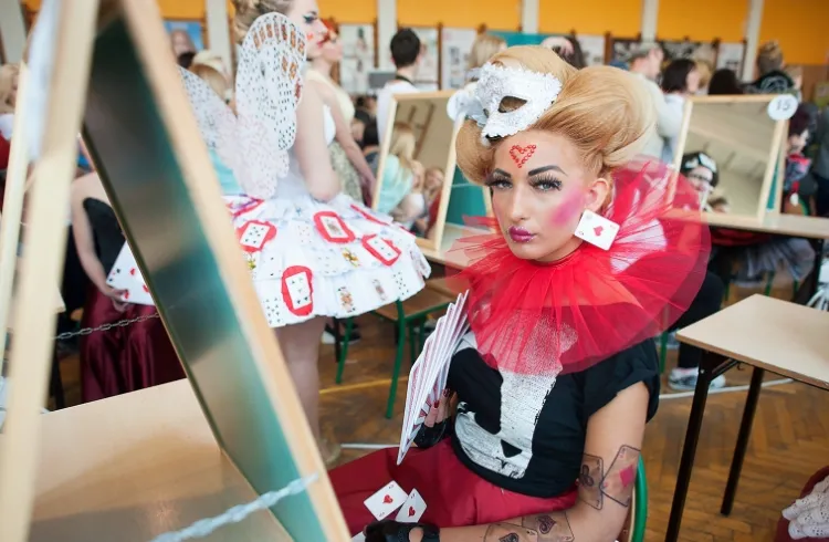 Konkursy bursztynowe 2014 zostały rozstrzygnięte. Na zdjęciu zwycięska fryzura w konkursie "Talia Kart", wykonana przez Oliwię Lenarczuk.