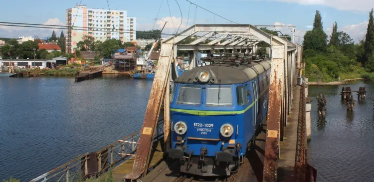 Studium wykonalności jest pierwszym etapem kompleksowego przedsięwzięcia polegającego na poprawie dostępu kolejowego do portu morskiego w Gdańsku.