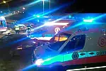 Konsekwencje zderzenia hondy i bmw podczas nielegalnego wyścigu, który odbył się na ul. Polskiej w Gdyni w piątkowy wieczór.