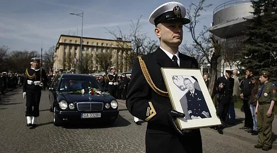 Uroczystości pogrzebowe admirała Karwety odbyły się zgodnie z wojskowym ceremoniałem.