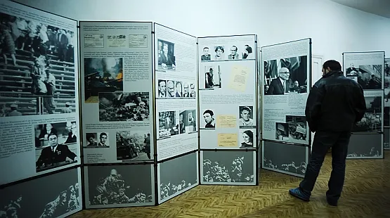 Na wystawa prezentowane są dokumenty  i fotografie, poświęcone wydarzeniom marcowym 1968 roku. Dzięki organizowanym w synagodze wykładom można zapoznać się z kulturą judaizmu.
