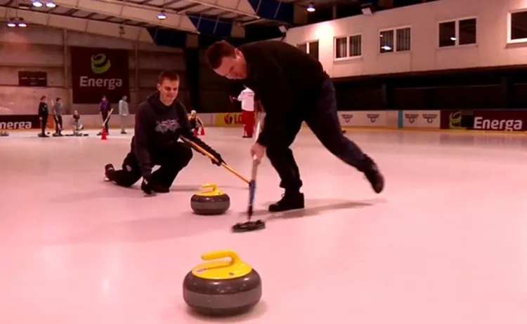Od piątku do niedzieli w hali Olivia będzie można oglądać zespoły curlingowe z całej Europy.