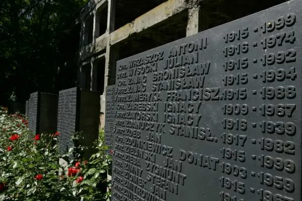Z okazji renowacji tablic na Westerplatte uzupełnione zostaną  daty śmierci i urodzin, zostanie też poprawiony błąd w nazwisku jednego z żołnierzy.