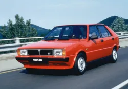 Lancia Delta 1.6 HF Turbo, rok 1983.