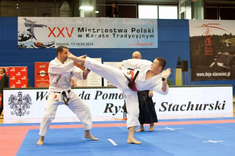 Karatecy z całej Polski przez dwa dni rywalizowali w hali AWFiS.