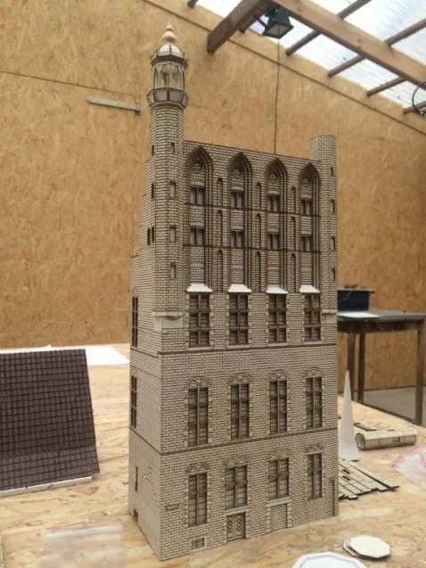 Zanim makieta została odlana w spiżu, najpierw musiał powstać jej dokładny model w skali 1:70. 