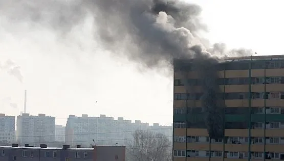 W falowcu przy al. Rzeczypospolitej wybuchł pożar, który strawił całe mieszkanie.