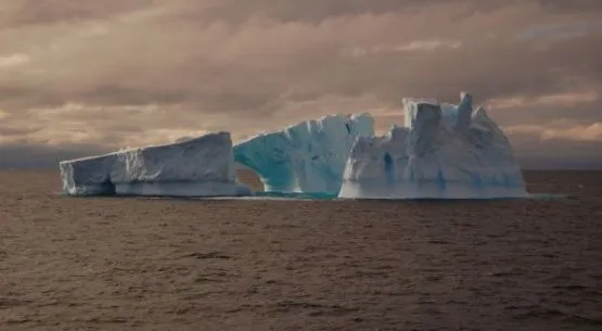 Trójmiejska grupa naukowców wróciła z ekspedycji na Antarktydę. Widok gór lodowych towarzyszył im przez większość czasu.