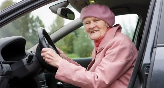 Czy starsze osoby za kierownicą znikną z naszych dróg po nowelizacji prawa?