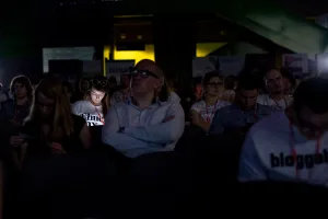 Uczestnicy infoShare na sali głównej w AmberExpo.