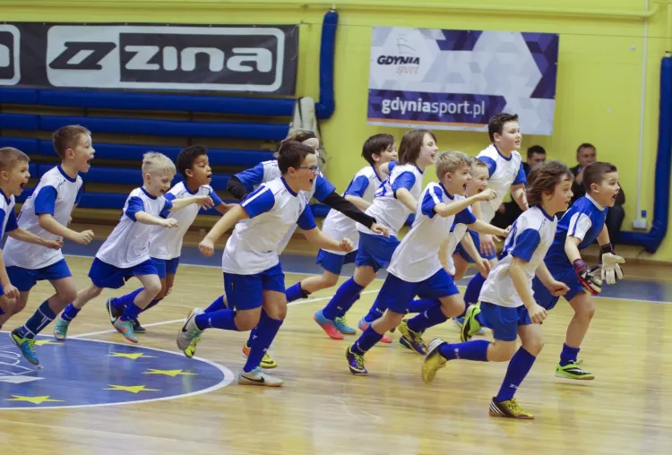 Akademia Piłkarska Bałtyku nie prowadzi selekcji. Na treningi zapisać się mogą wszyscy chłopcy, którzy chcą spróbować swoich sił. Szkolenie obejmuje aż dziesięć grup wiekowych.