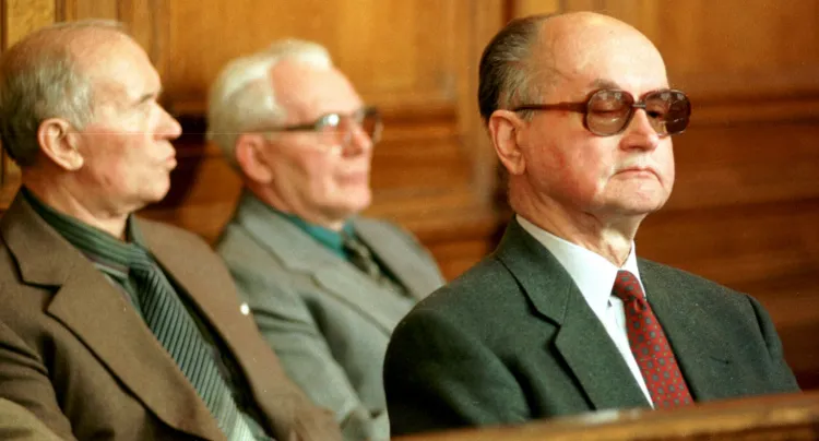 Wojciech Jaruzelski był sądzony w procesie Grudnia 70 także w Gdańsku. To zdjęcie z Sądu Wojewódzkiego z marca 1996 roku. 