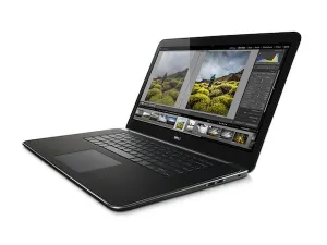 Dell Precision M3800, cena około 9,5 tys. złotych. Coraz częstszym standardem jest poszerzanie wyświetlacza laptopa, tak by osiągnął proporcje ekranu kinowego. 