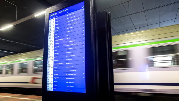 Nowoczesny system informacji pasażerskiej znajduje się obecnie na ok. 20 stacjach w całym kraju. Kolejarze planują to zmienić.