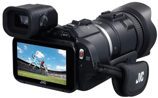 W czasach wszechobecnych smartfonów wakacyjna kamera oferować musi dobrą optykę, matryce i ergonomię. Na zdjęciu: JVC GC-PX100.