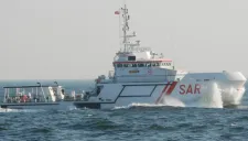 Statek Morskiej Służby Poszukiwania i Ratownictwa SAR na morzu.