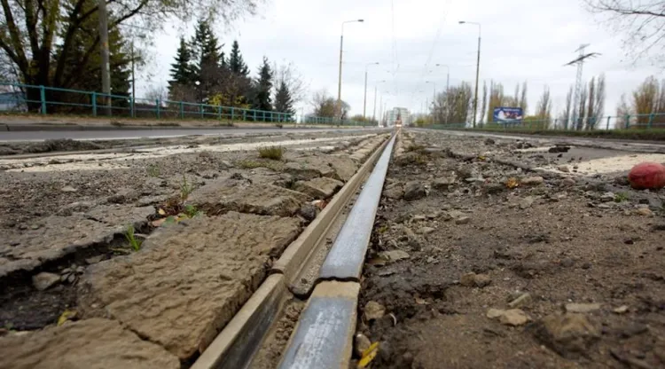 Infrastruktura tramwajowa na Przeróbce wymaga od lat naprawy.
