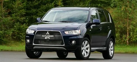 "Nowszy" Mitsubishi Outlander - jedna z ostatnich, najgorętszych premier w salonach samochodowych.