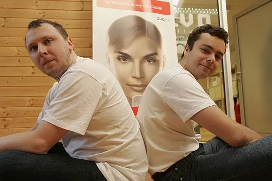Na zdjęciu założyciele firmy IVO Software, od lewej Michał Kaszczuk i Łukasz Osowski.