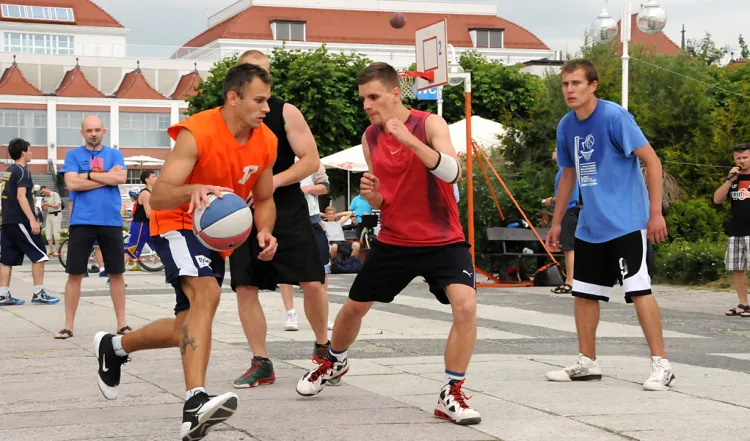 Turniej koszykówki ulicznej na sopockim molo od lat cieszy się dużym zainteresowaniem, zwłaszcza w kategorii open.
