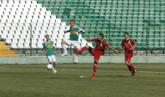 Po zdecydowanie wygranych barażach z Polonią, Lechia Gdańsk zachowała miejsce w rozgrywkach Centralnej Ligi Juniorów.
