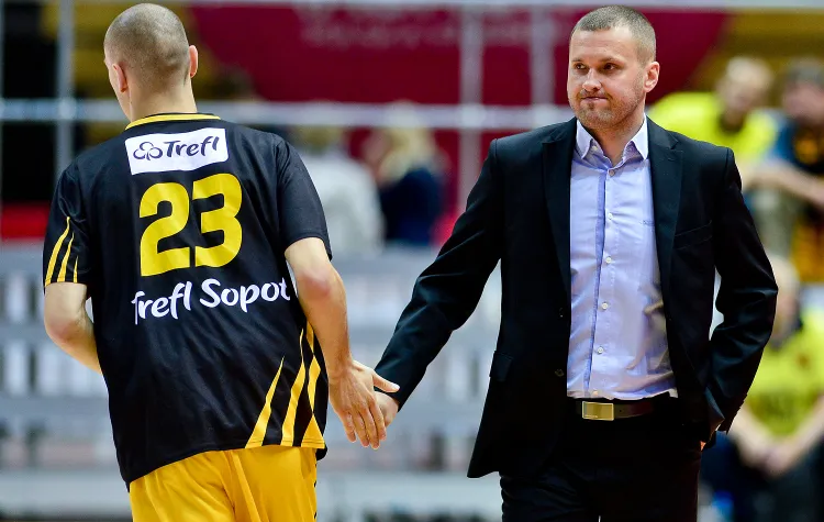 Mariusz Niedbalski pożegnał się z Treflem by ponownie wcielić się w rolę pierwszego trenera w TBL - tym razem we Włocławku.
