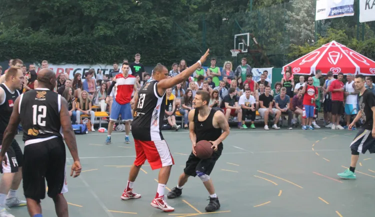Basket Nocą ma szansę stać się kultowym turniejem koszykówki ulicznej w Trójmieście.