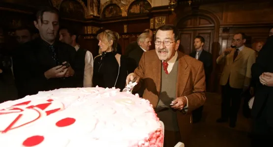 Günter Grass podczas obchodów swoich 80. urodzin w Dworze Artusa.
