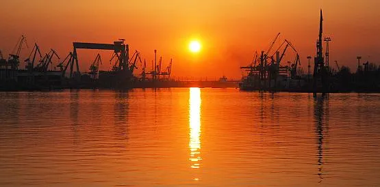 Zachód słońca nad gdyńskim portem. Czy słońce zachodzi nad całą polską gospodarką morską?