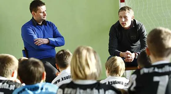 W styczniu młodzi piłkarze KS Olivia mieli możliwość porozmawiać z gwiazdą reprezentacji Polski Rafałem Murawskim. Teraz po raz kolejny obejrzą w akcji Argentyńczyków.
