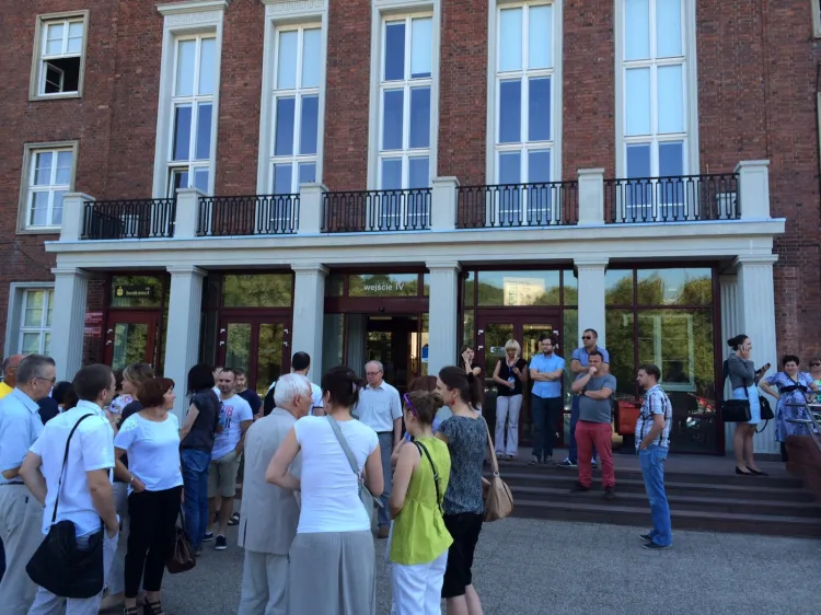 Alarm bombowy w Gdańsku ogłoszono w ponad 10 instytucjach, także w Urzędzie Wojewódzkim. 