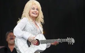 Występ Dolly Parton na tegorocznym festiwalu Glastonbury został przyjęty z ogromnym entuzjazmem.